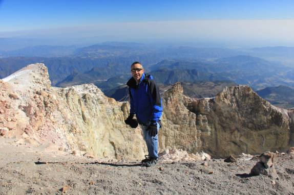 Ao lado da cratera do Pico Orizaba, no México (foto de Geraldo Ozorio)